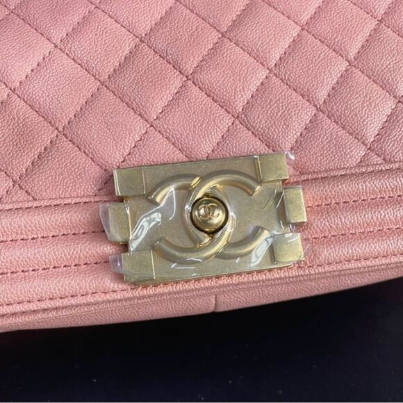 NIB 100% authentic chanel Le boy old medium in pink peach caviar - Picture 7 of 8